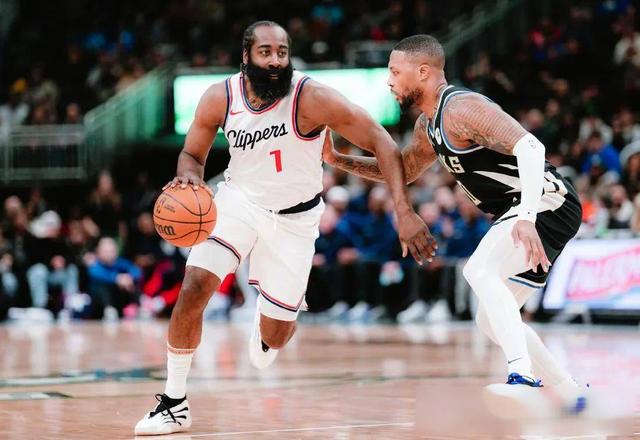 爱游戏-包含转会期中超焦点战，洛杉矶快船内部沟通，更衣室稳定，年轻球员得到机会的词条